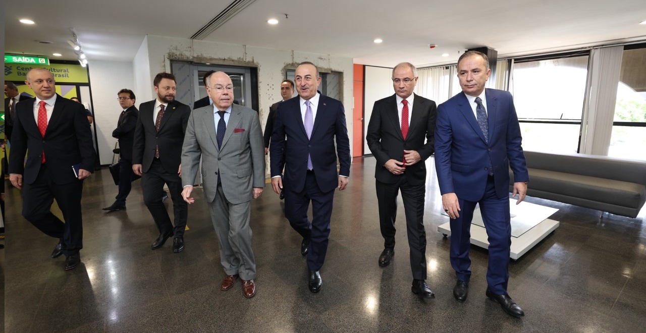 CEYLAN BREZİLYA'DA BAKANLARLA GÖRÜŞTÜ 